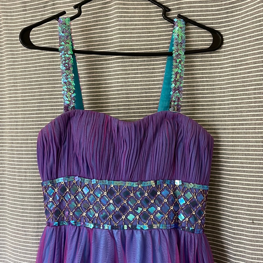 Gown / Prom Dress - Picture 8 of 13